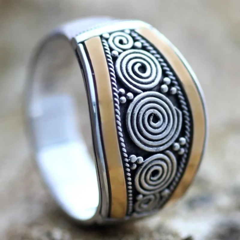 Women's Vintage Ethnic Two-Tone Spiral Pattern Wide Band Ring